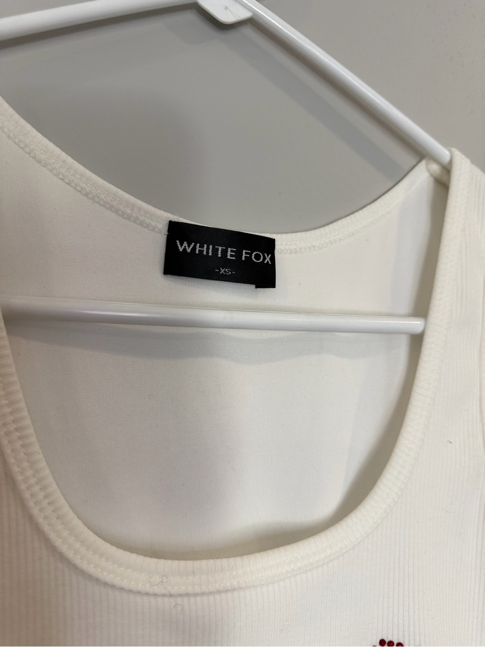 White Fox Ribbed Tank with Red Rhinestone Lips - Picture 4 of 6